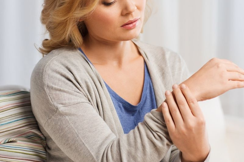 Wrist Pain Treatment in Algonquin at Fox River MedSpa in Algonquin, Illinois